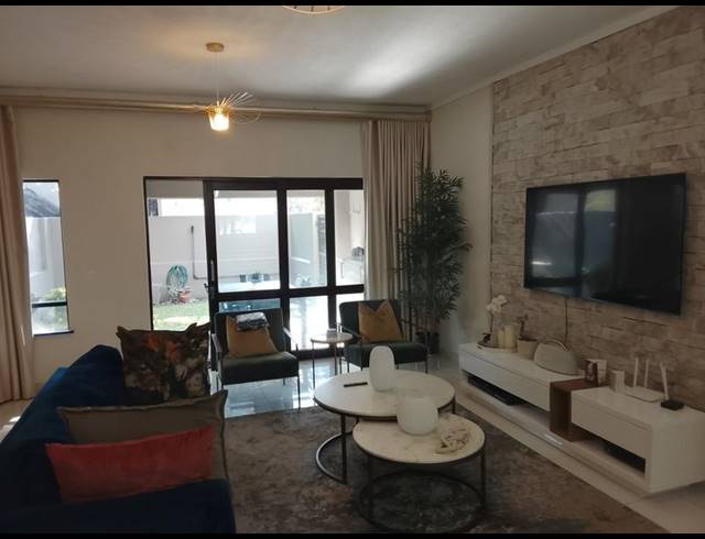 2 BEDROOM TOWNHOUSE FOR SALE IN FOURWAYS